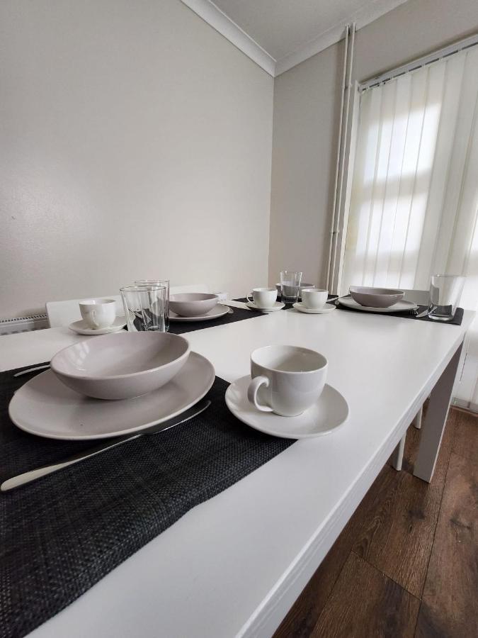 Home Away From Home London Bagian luar foto
