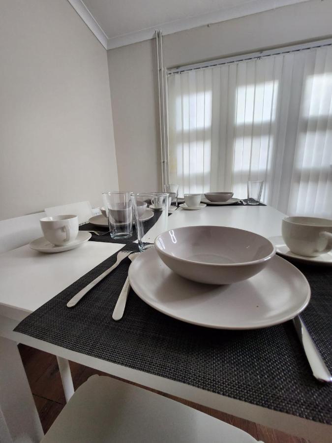 Home Away From Home London Bagian luar foto