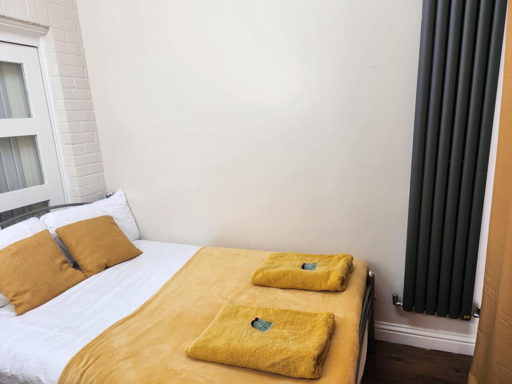 Home Away From Home London Bagian luar foto