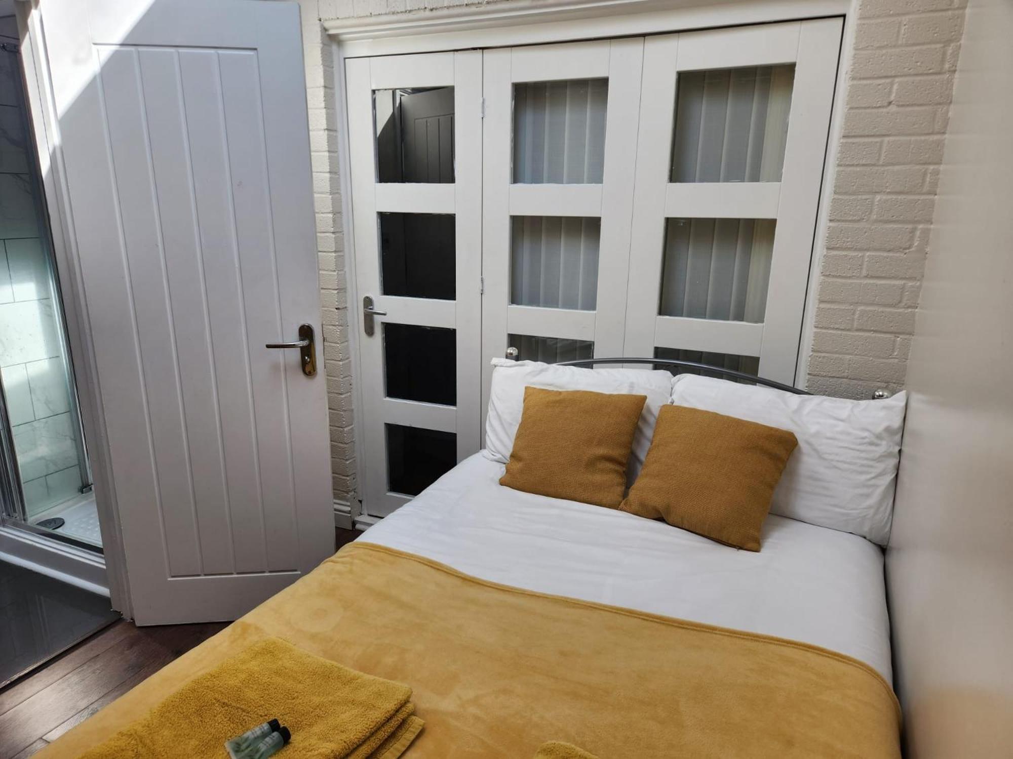 Home Away From Home London Bagian luar foto